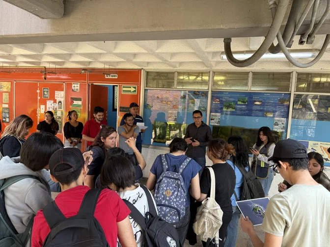Grupo durante una visita guiada.